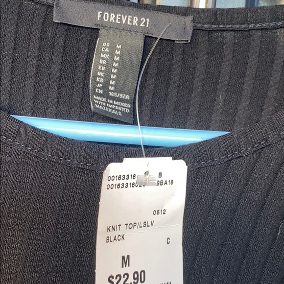 ✨Black long sleeved dress with high slit✨ - Picture 2 of 4